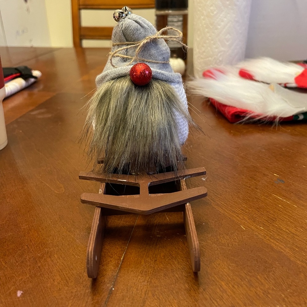 I’m selling homemade gnome